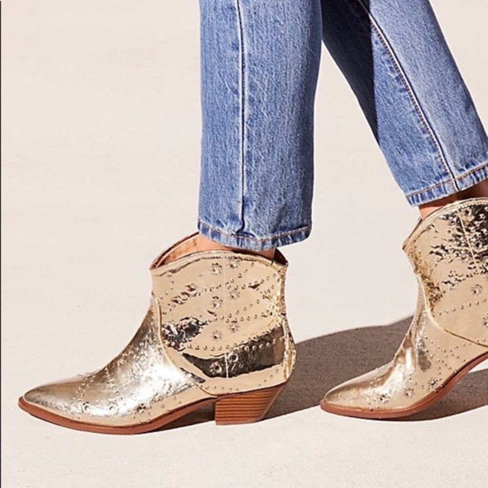 Faryl Robin x Free People Size 5 Gold Metallic Stud Ankle Booties Boots Leather